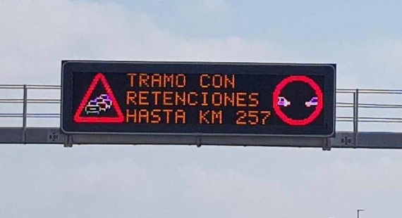 panel_autopista_2 Panel luminoso informativo de tráfico en autovía o autopista